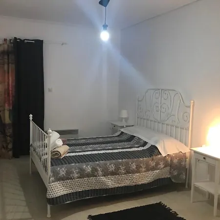 Center Apartment *